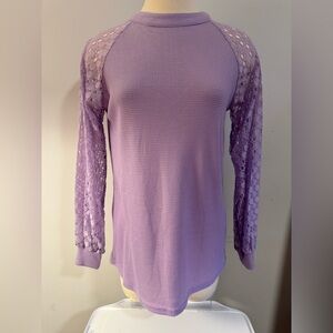 BNWT Light Purple Lace-Sleeve Women's Top size M